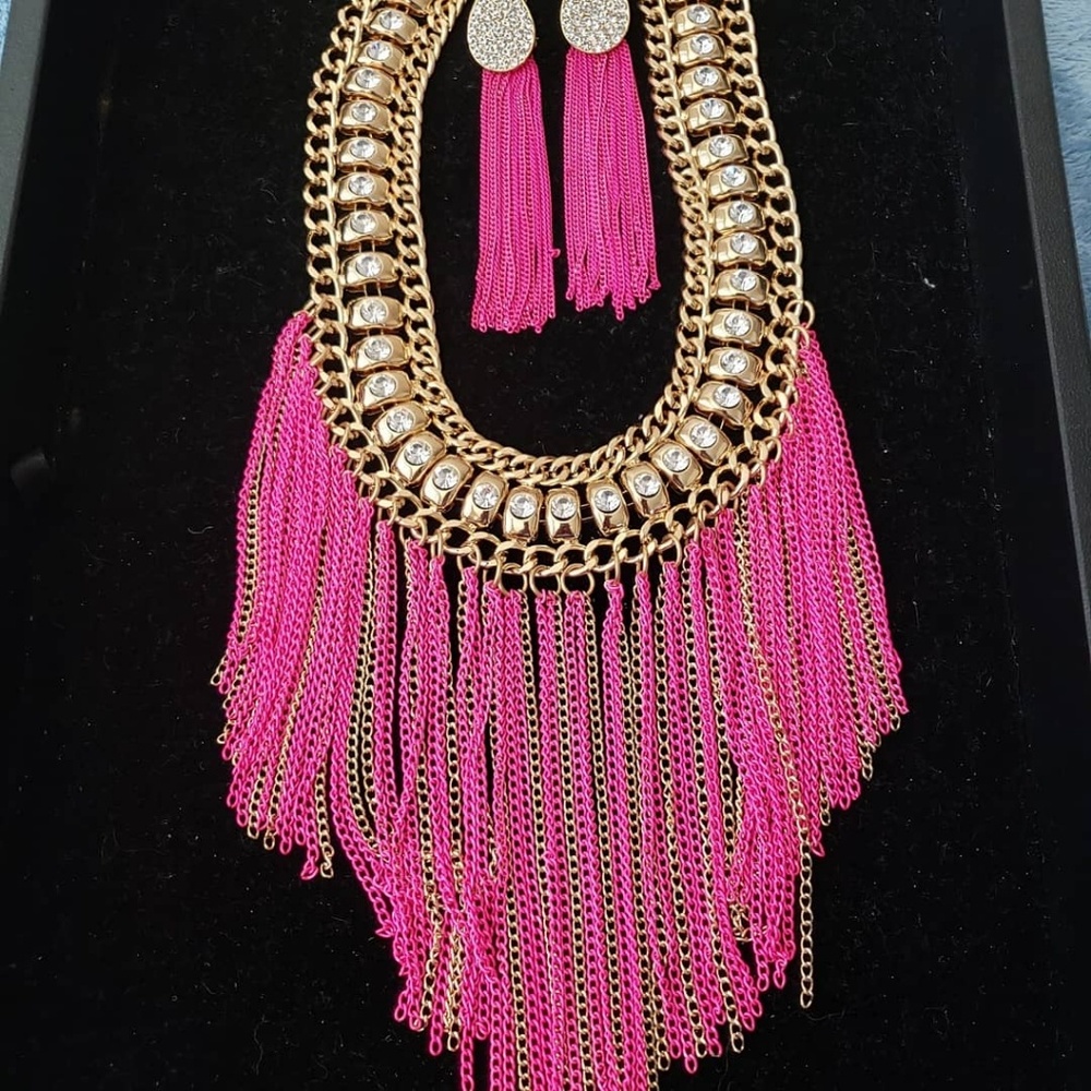 Fabulous faux jewelry set